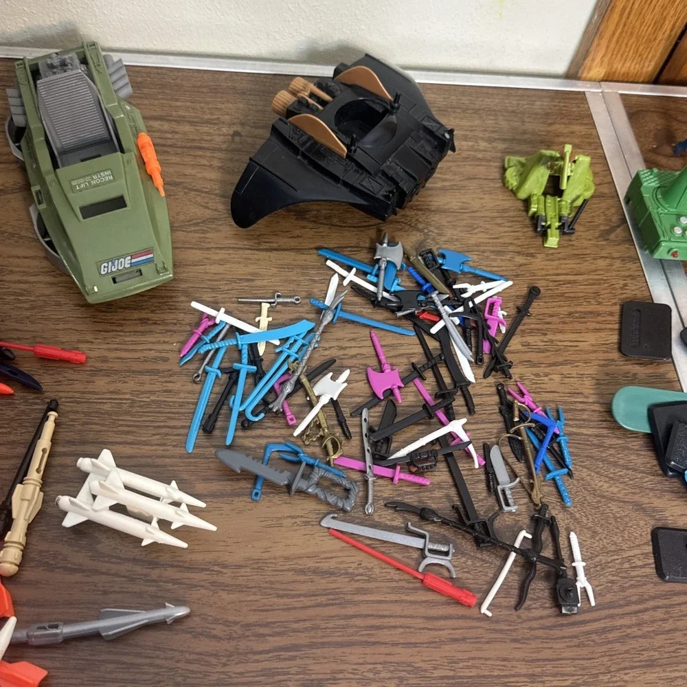 Huge Vintage 3.75 GI Joe ARAH 80s 90s Accessories Parts Missiles Guns Animal Lot